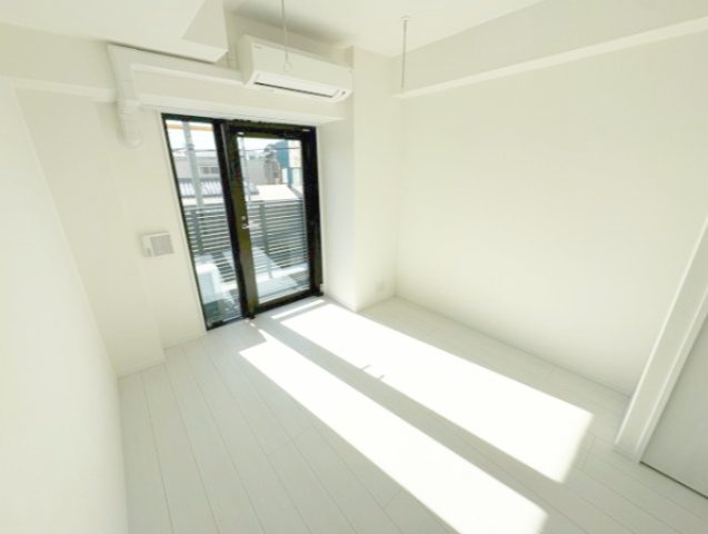 S-RESIDENCE本中山aloriaの居間・リビング