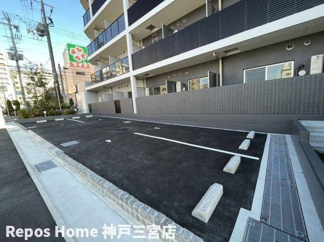 神戸元町Noahの駐車場