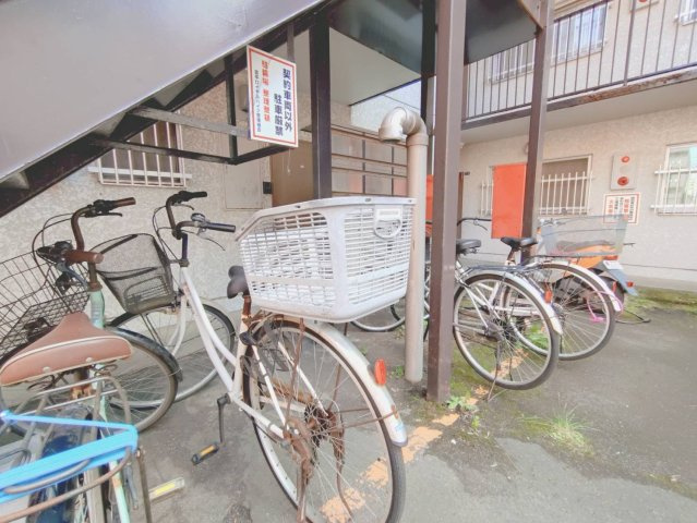 敷地内に駐輪場を完備！日常のちょっとしたお出かけや通勤・通学用自転車の保管も安心です。