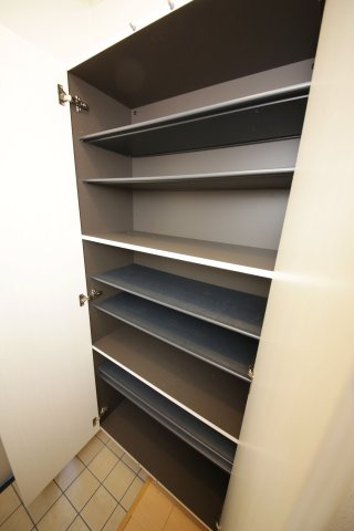 ヒルズパークの収納|別部屋反転間取のお写真になります。参考にご覧くださいませ。