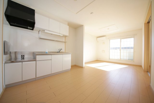 ヒルズパークのキッチン|別部屋反転間取のお写真になります。参考にご覧くださいませ。