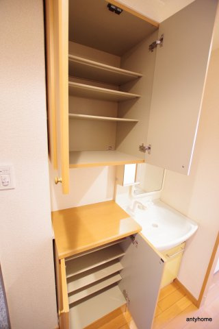 プレサンスセンターコア大阪　仲介手数料無料の収納