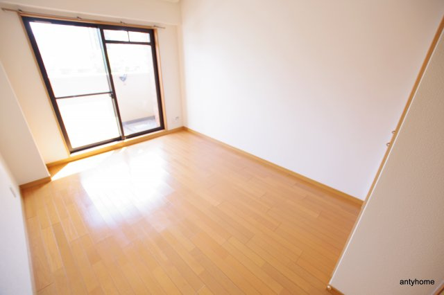 プレサンスセンターコア大阪　仲介手数料無料の洋室