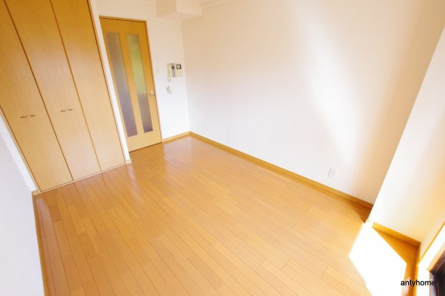 プレサンスセンターコア大阪　仲介手数料無料の居間・リビング