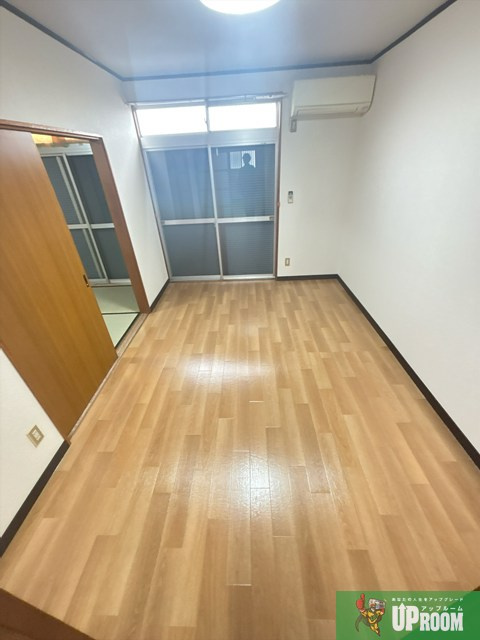 コーポ・サンの居間・リビング