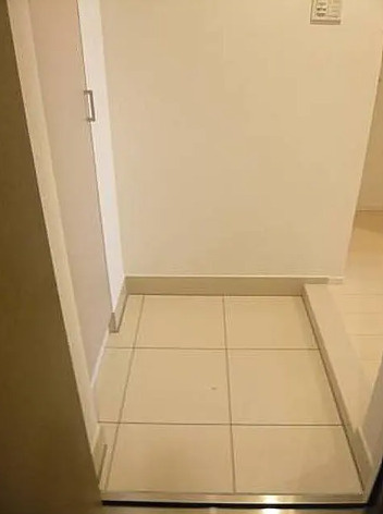 アイルルシェール錦糸町の玄関