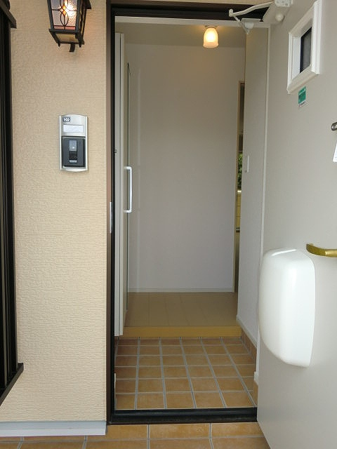 クラルジュネスの玄関