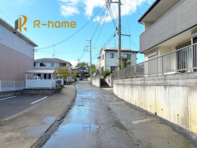 水戸市元吉田町第24　新築戸建て　1号棟の前面道路含む現地写真|周辺環境も併せて案内致します♪
閑静な住宅地で笑顔あふれる新生活！
ぜひ現地へお越しください♪