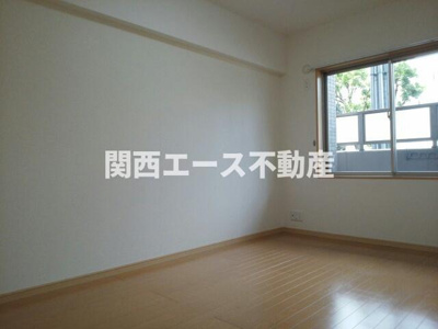 【寝室】 | メゾンドファミーユ鶴見緑地公園