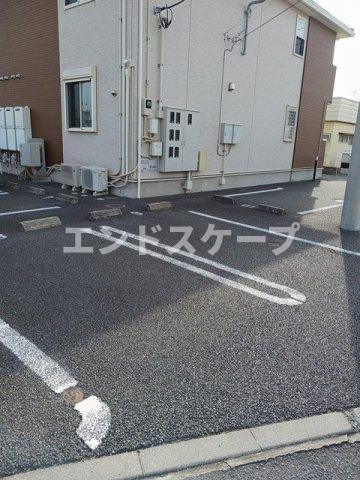 カーサ・フェリーチェの駐車場|高崎、前橋のお部屋探しはエンドスケープまで！お客様の理想お聞かせ下さい♪
