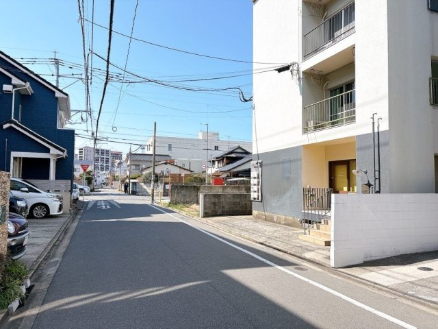 城西アパート202の駐車場