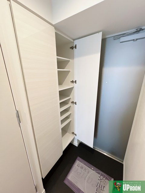 S-RESIDENCE志賀本通の玄関