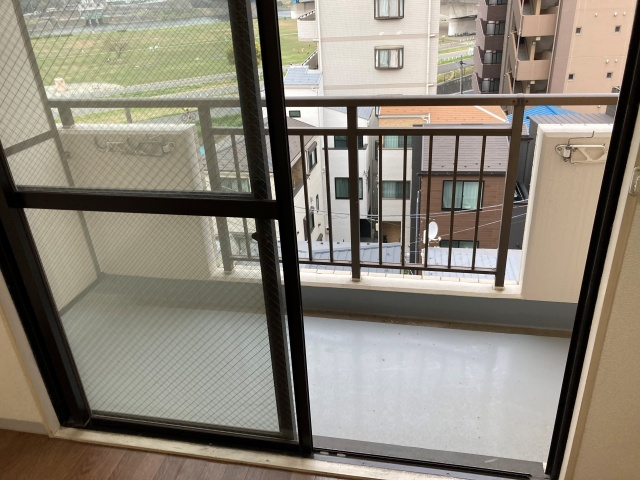 ストーク新丸子弐番館のバルコニー