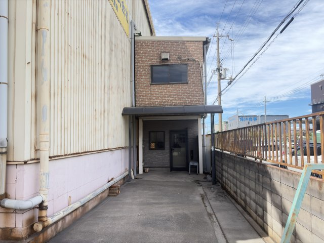 大阪市此花区梅町2丁目貸倉庫440万円の外観
