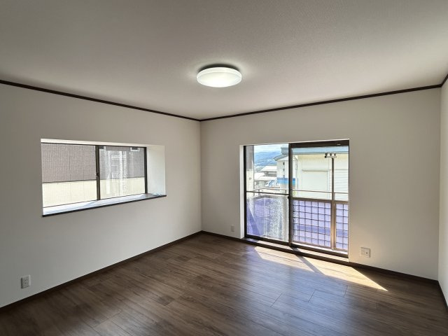 殿城　中古住宅の洋室