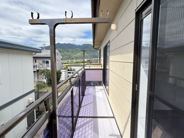 殿城　中古住宅のバルコニー