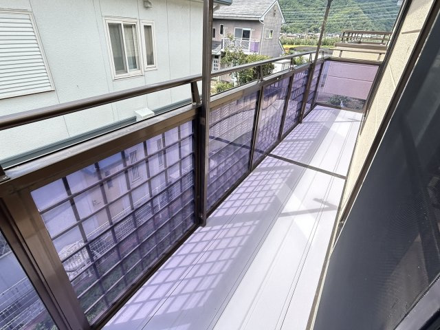 殿城　中古住宅のバルコニー