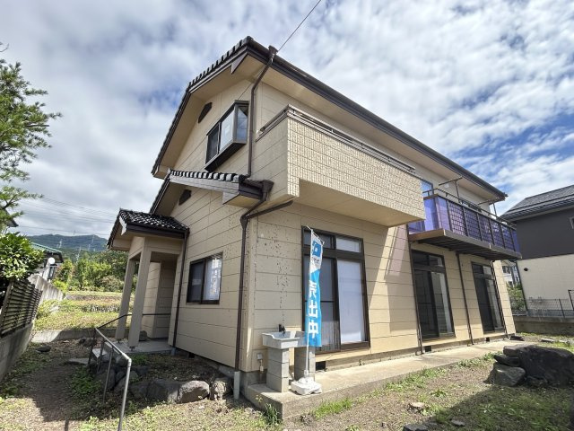 殿城　中古住宅の外観