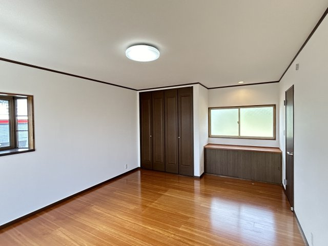 殿城　中古住宅の洋室