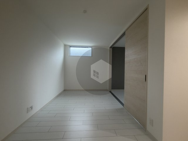 D porta Damreyの内装
