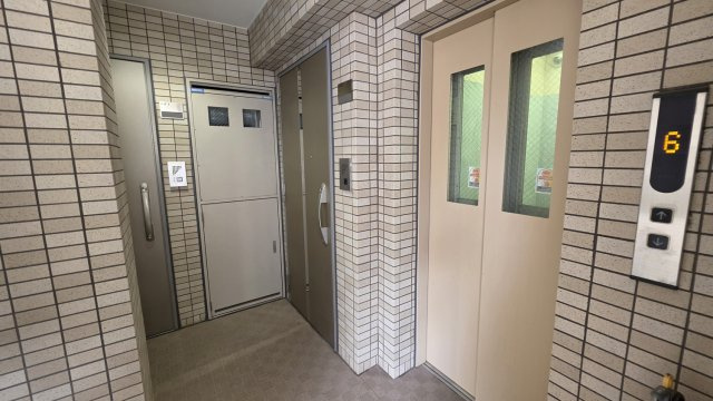 スカイコート神楽坂弐番館のその他共用部分|6階共用廊下