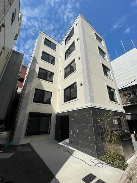 エルファーロ日暮里の外観