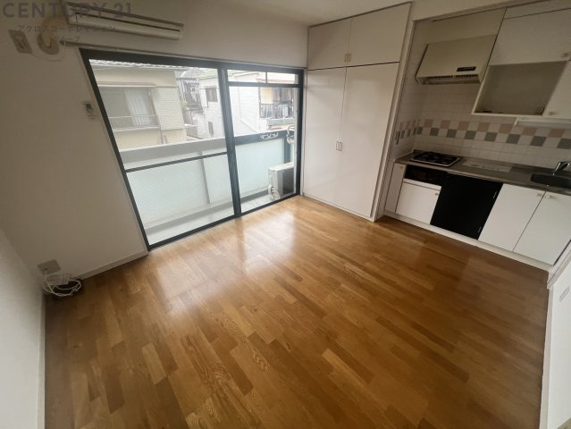 エアコン付きの洋室です♪