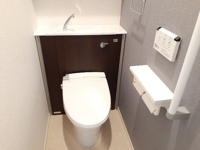 カーサソラーレⅢのトイレ