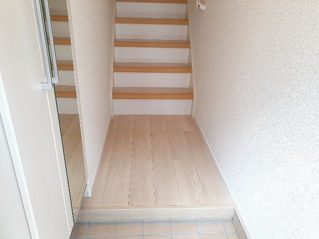 カーサソラーレⅢの玄関