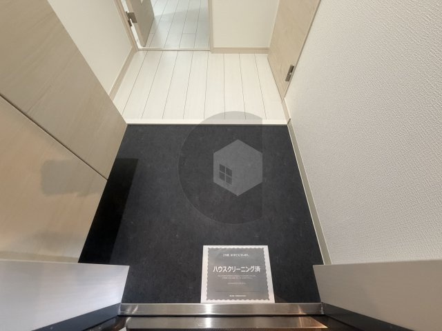 D porta Damreyの玄関