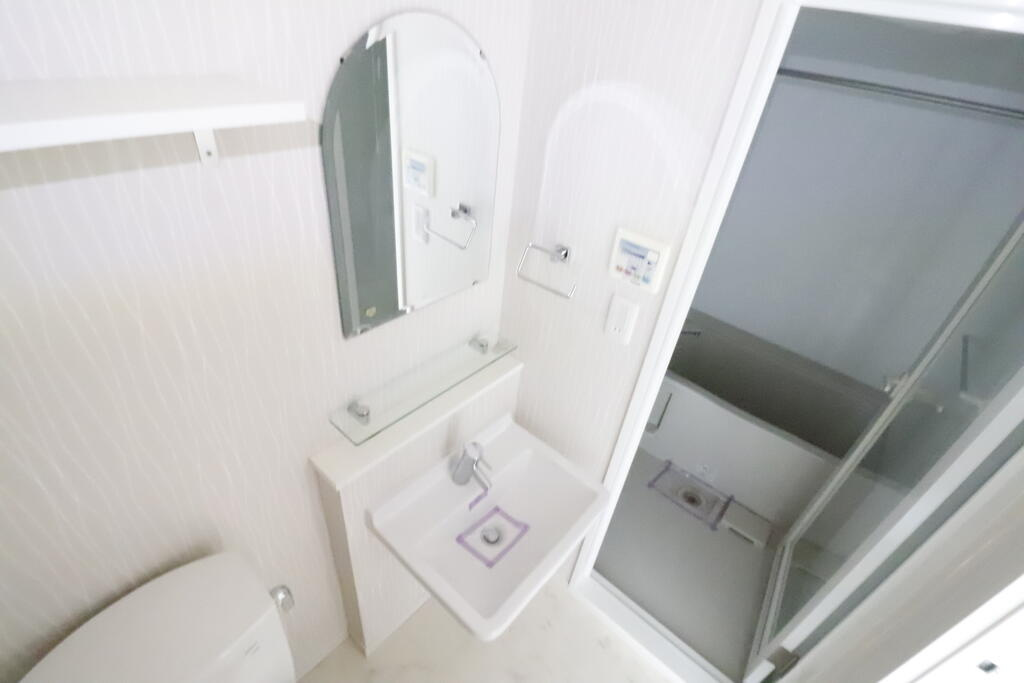 ルクレ高野台レジデンスの独立洗面台|
※写真は建物の標準的な設備になります。
現況と異なる場合、現況を優先いたします。