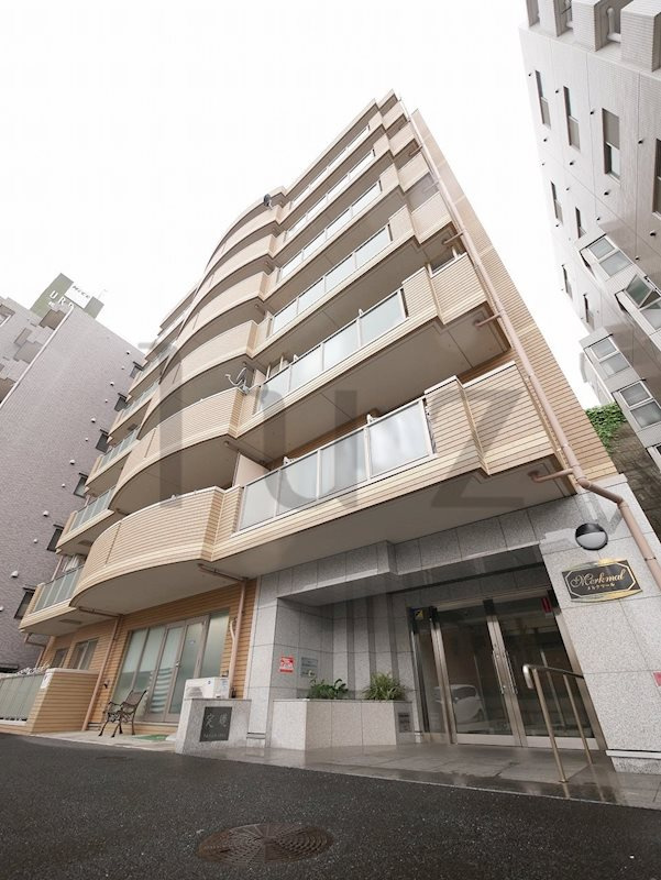 横浜市中区根岸町３丁目の賃貸マンションの外観