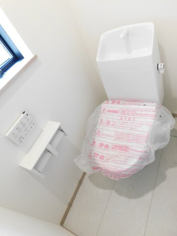 名古屋市南区天白町３丁目の新築一戸建のトイレ|◇トイレ◇　　１・２階シャワートイレ　節水タイプ　リモコンパネル付き