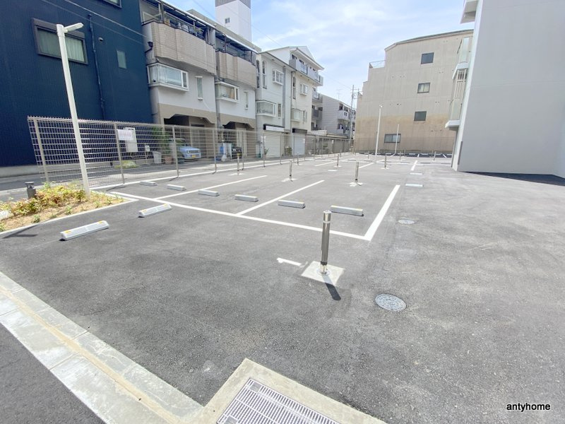 エスリード弁天町ルシェンテ　仲介手数料無料の駐車場