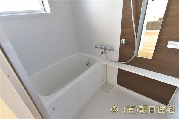 呉市広吉松１丁目のアパートの浴室