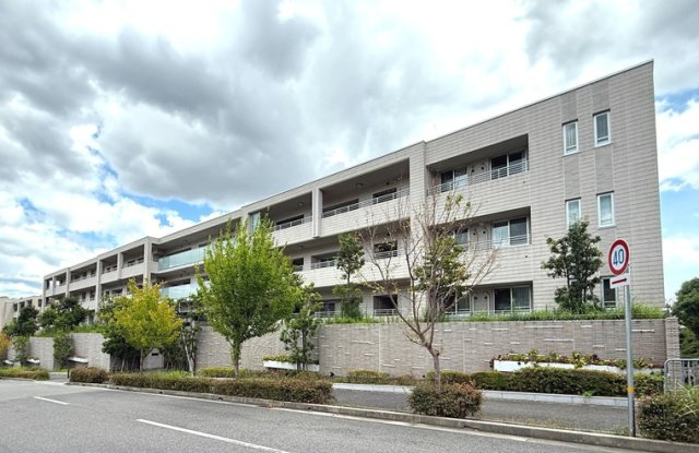 プラウド夙川の外観