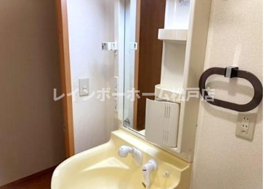 仲介手数料（賃料の1.10ヵ月）の50％OFF対象物件！の洗面所|コンパクトで使いやすい洗面所