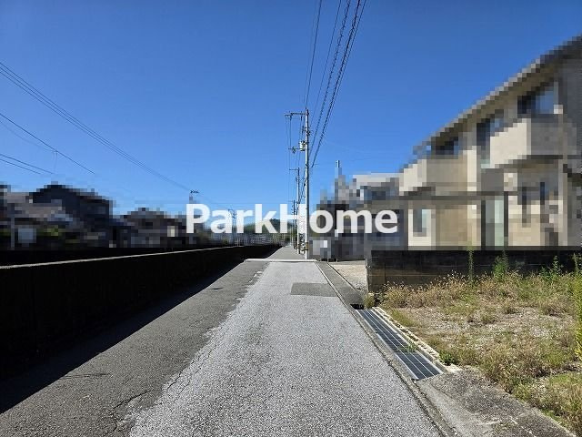 高知市南万々-建築条件付き-売土地の前面道路含む現地写真