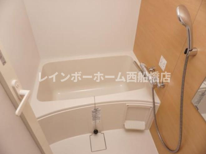 AHCレジデンス村上の浴室