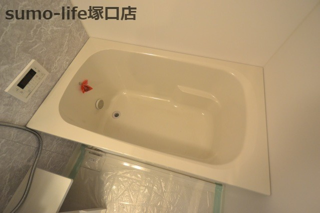 フラクタス尾浜の浴室