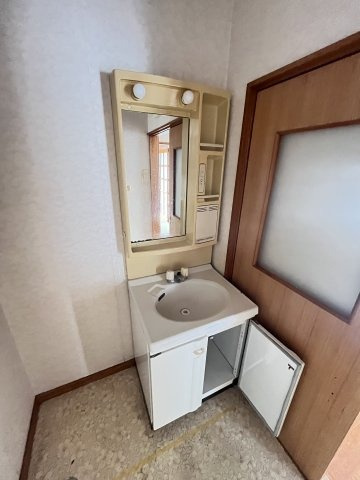 長島テラスの洗面所|広い洗面スペース
