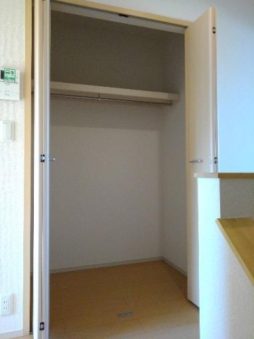 サンリット　メゾンの収納|大きなものも収納できそうです