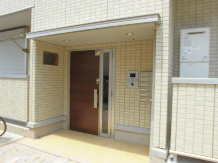 ラ・フルールの玄関