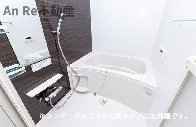 ヒカルサ川口里の浴室