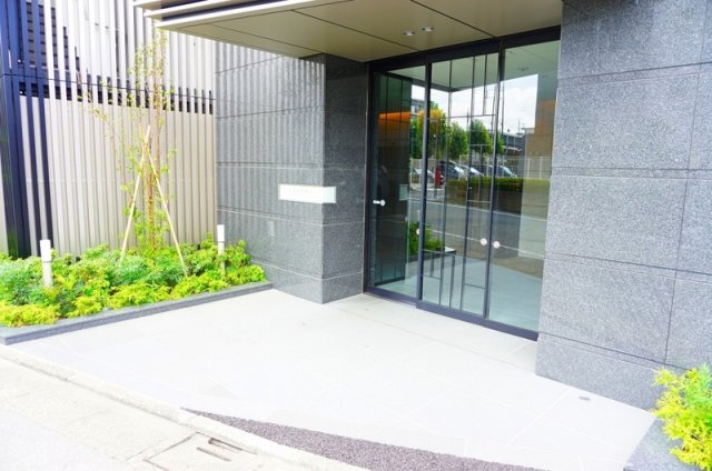 ラグゼナ平和台のエントランス|
※写真は建物の標準的な設備になります。
現況と異なる場合、現況を優先いたします。