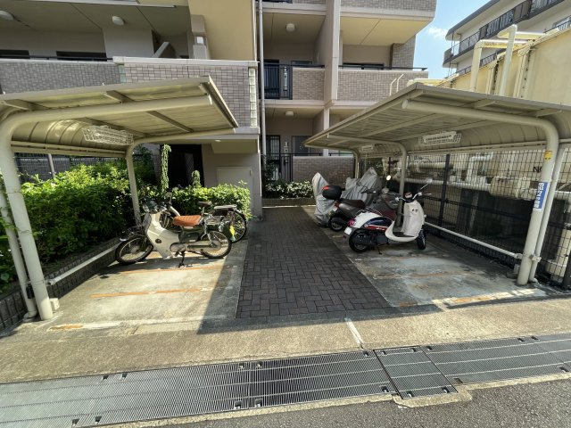 ディアステ－ジ四条葛野大路の駐輪場