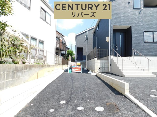 名古屋市天白区高宮町の新築一戸建の前面道路含む現地写真|☆最終１棟☆　　新価格！！いつでも見学できます♪（お問合せ当日、平日、水曜、夜間でもＯＫ）　敷地４３．０９坪！　駐車２台可！　ＬＤＫ１７帖超！　全居室収納完備！