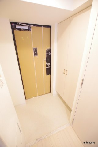 エスリード難波ザ・ゲート　仲介手数料無料の玄関