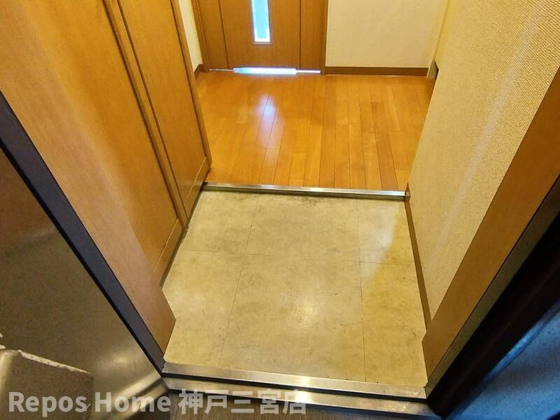 ラナップスクエア三宮プライムの玄関