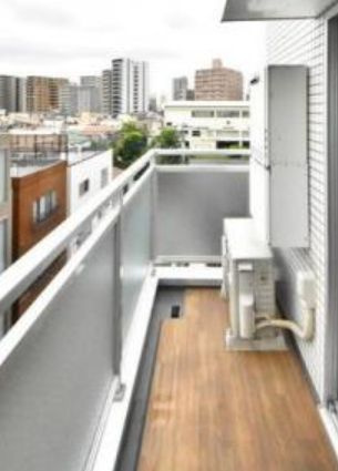 ブランヴェール南千住のバルコニー|陽当たり良好なバルコニーです